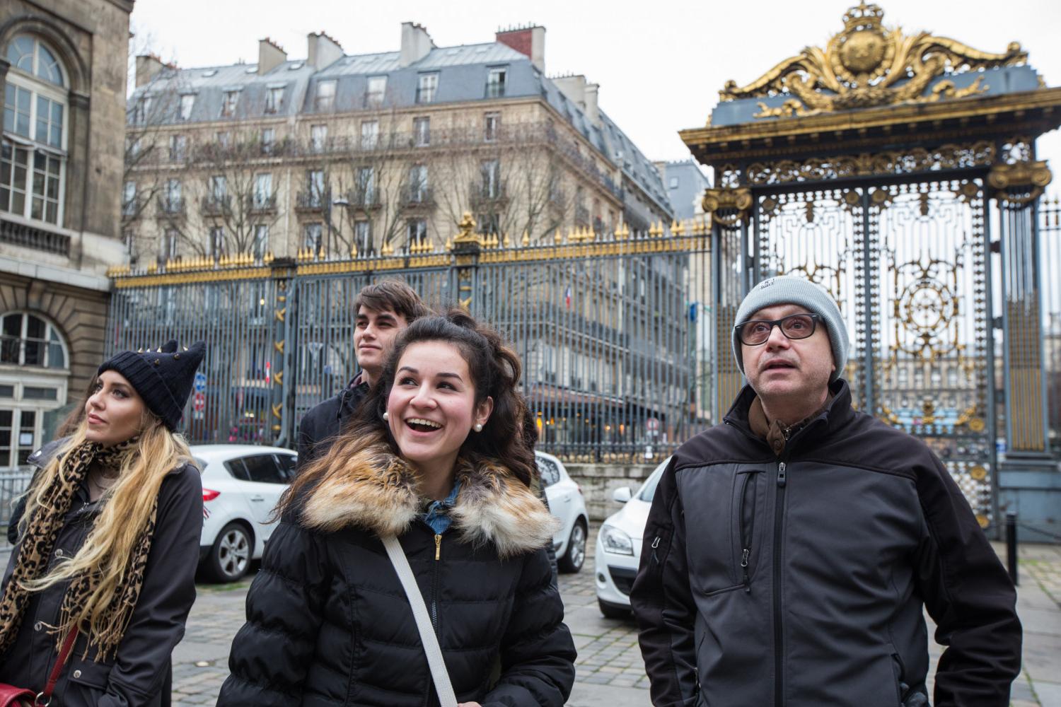 <a href='http://1uoh.ngskmc-eis.net'>全球十大赌钱排行app</a>学院法语教授Pascal Rollet带领学生们到巴黎游学.